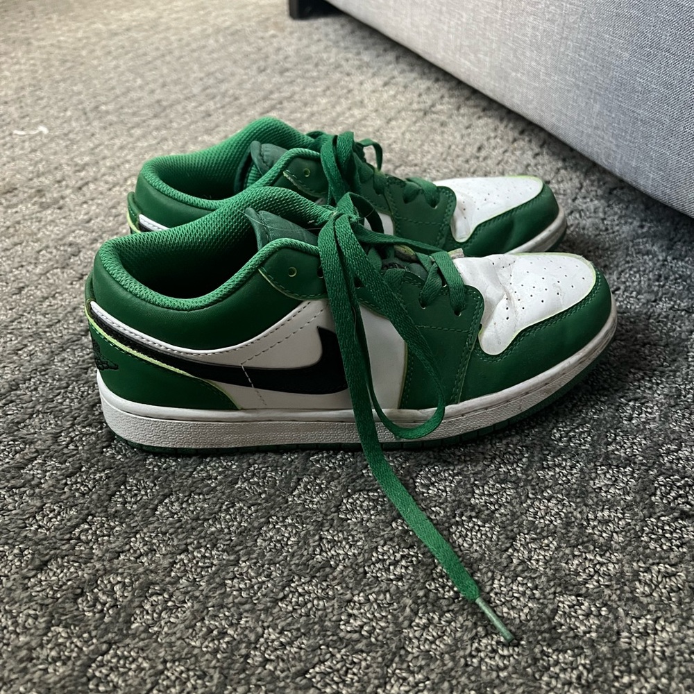 Pine Green Jordan 1 Low